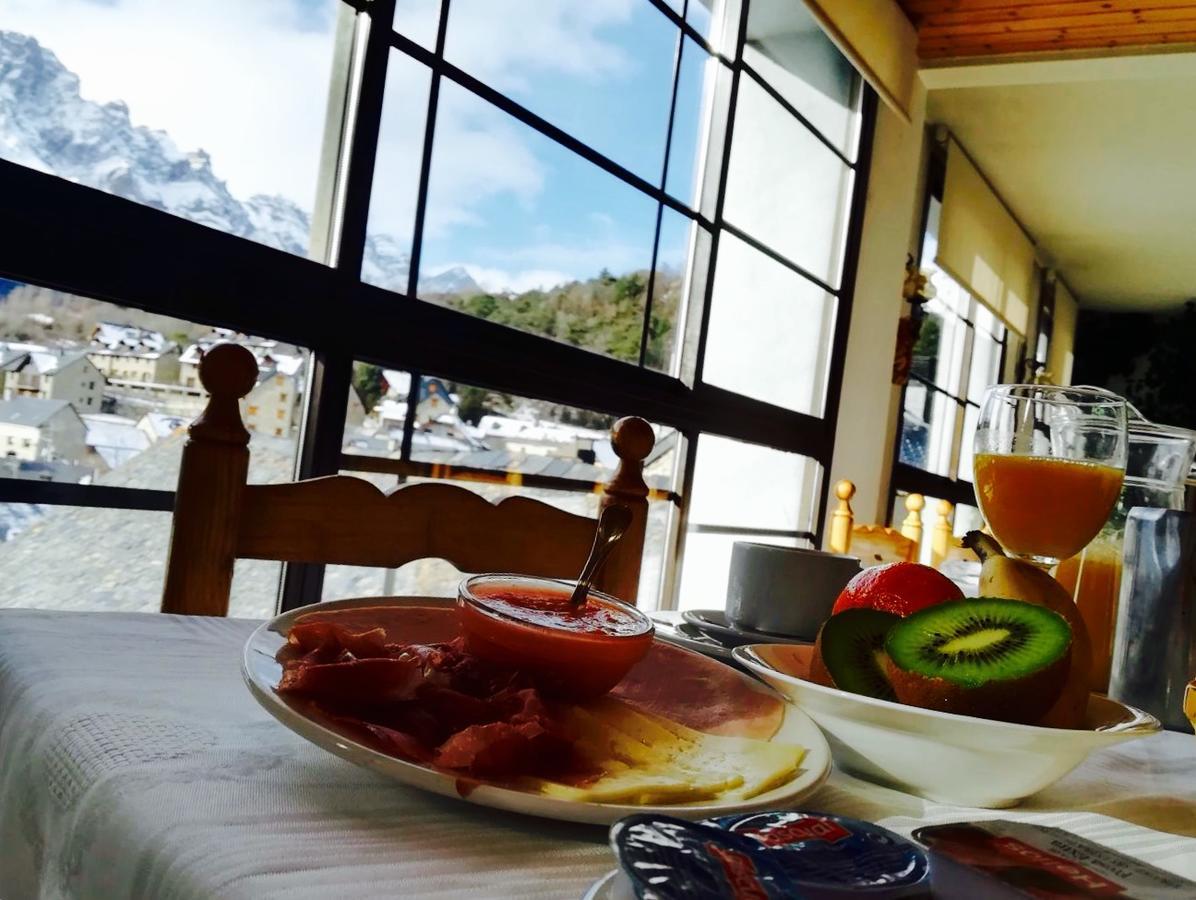 Hotel Mariana Tramacastilla de Tena Eksteriør bilde